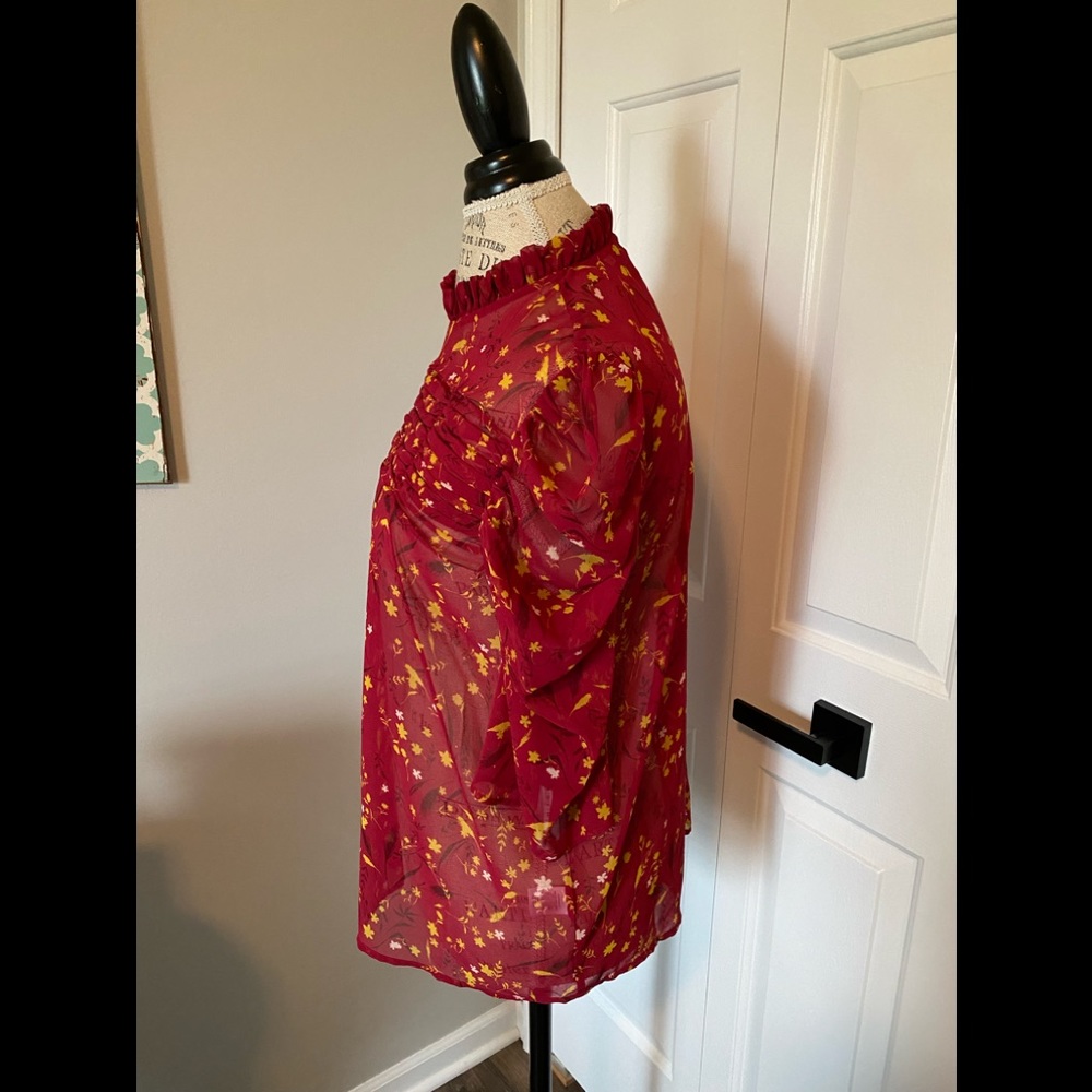 ♥️ Shirred Ruffle Neck Top - Picture 4 of 6